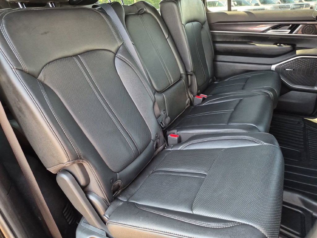 Used 2024 Jeep Wagoneer 4WD w/ Rear Seat Video Group 1 image 32