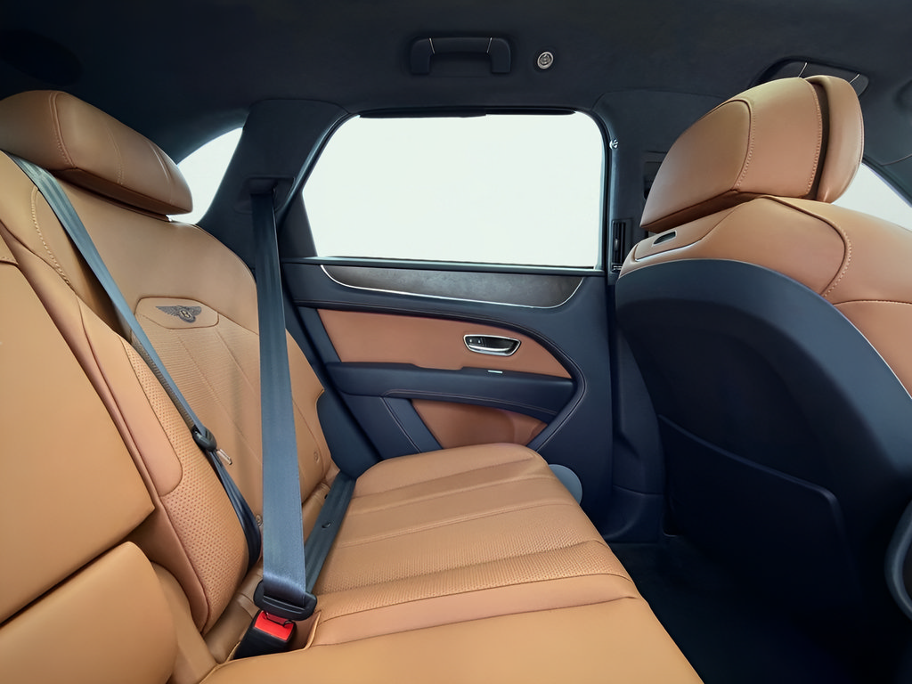Used 2023 Bentley Bentayga AWD/4WD image 49