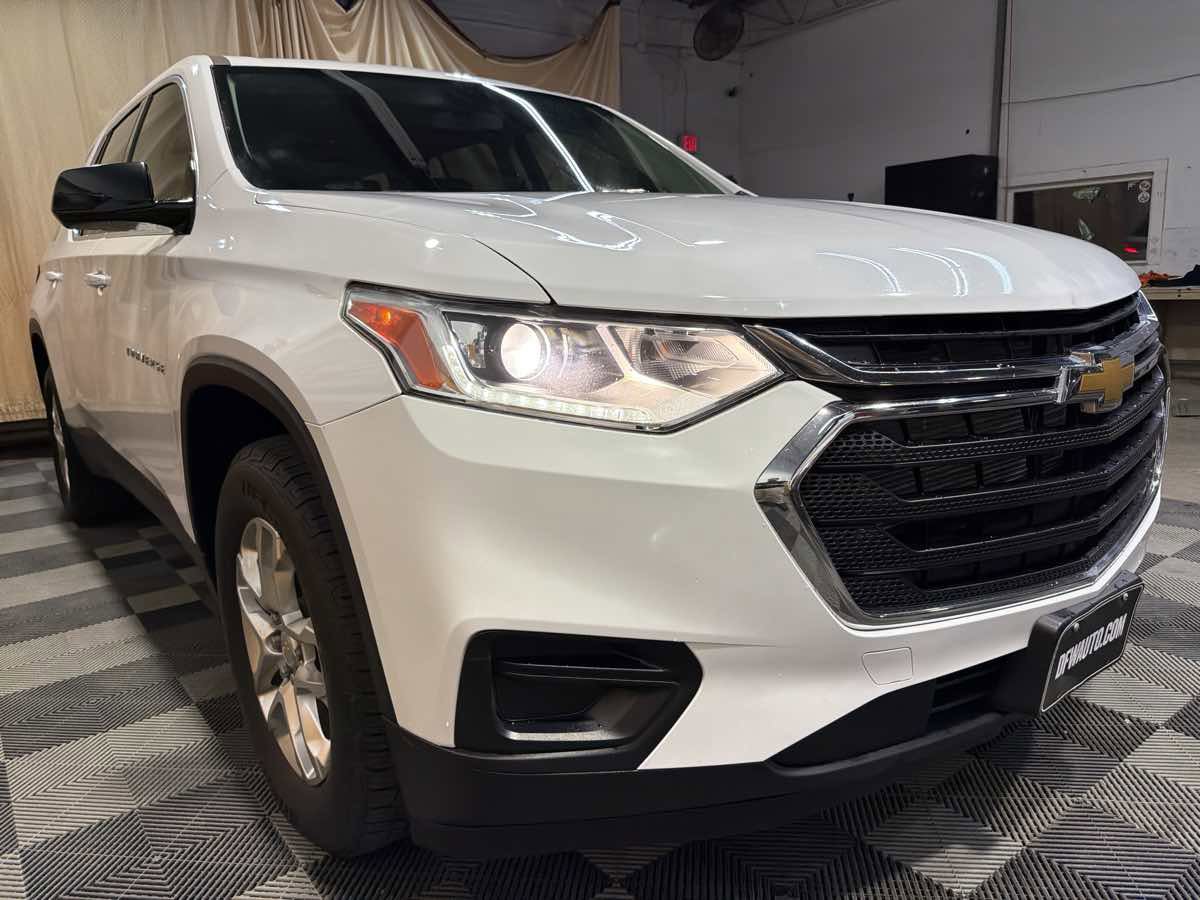 Used 2020 Chevrolet Traverse LS w/ LPO, Floor Liner Package FWD image 6