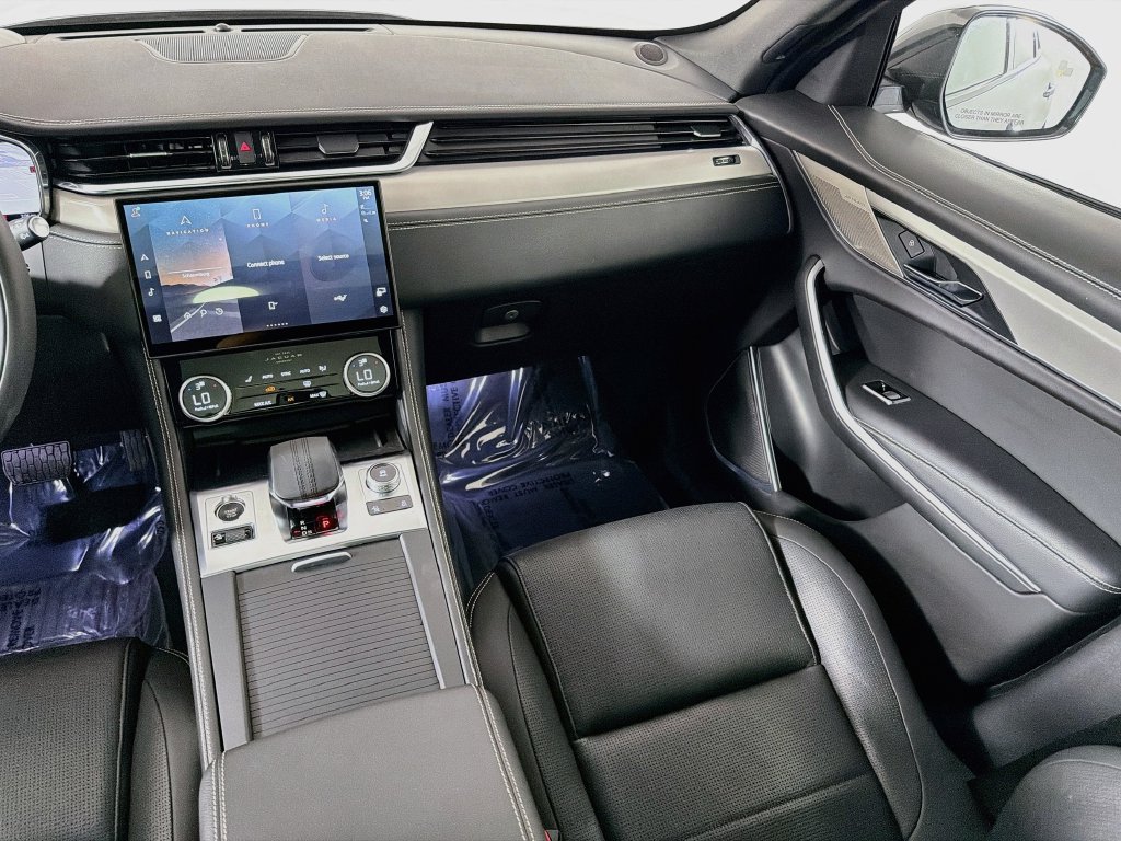 Certified 2026 Jaguar F-PACE R-Dynamic S AWD/4WD image 25