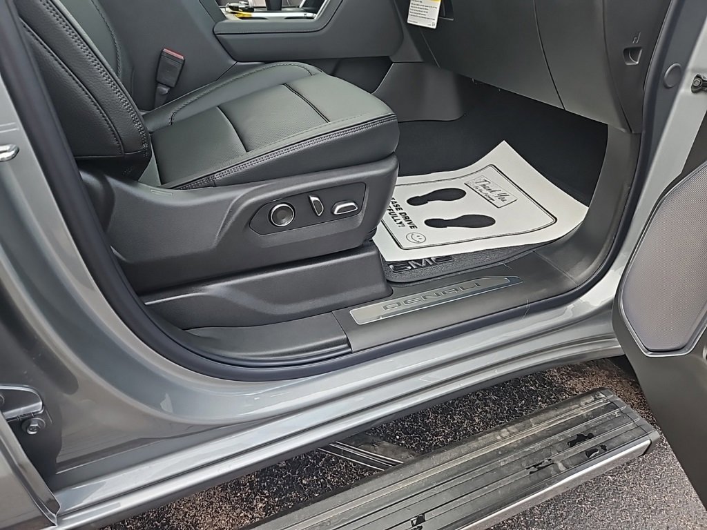 New 2026 GMC Sierra 1500 Denali w/ Denali Reserve Package image 24