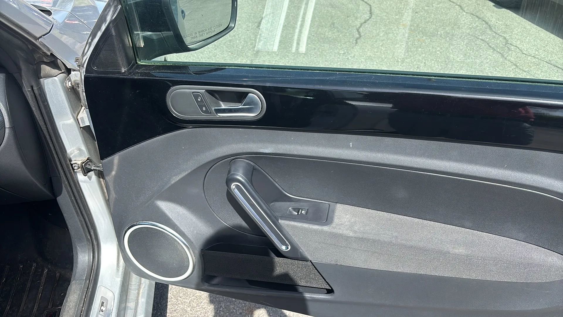 Used 2014 Volkswagen Beetle R-Line image 22