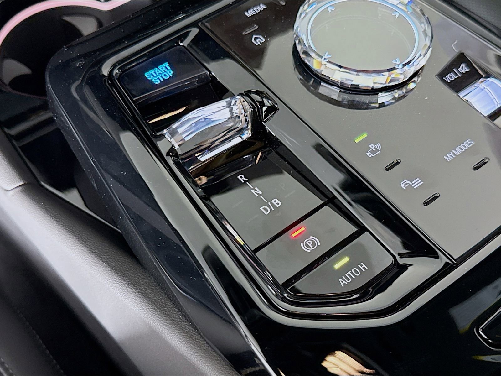 New 2026 BMW i5 eDrive40 w/ Executive Package image 17