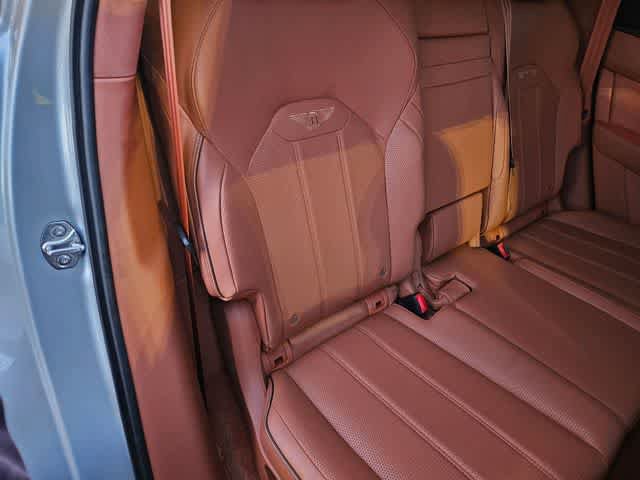 Used 2023 Bentley Bentayga Plug-In Hybrid AWD/4WD image 20