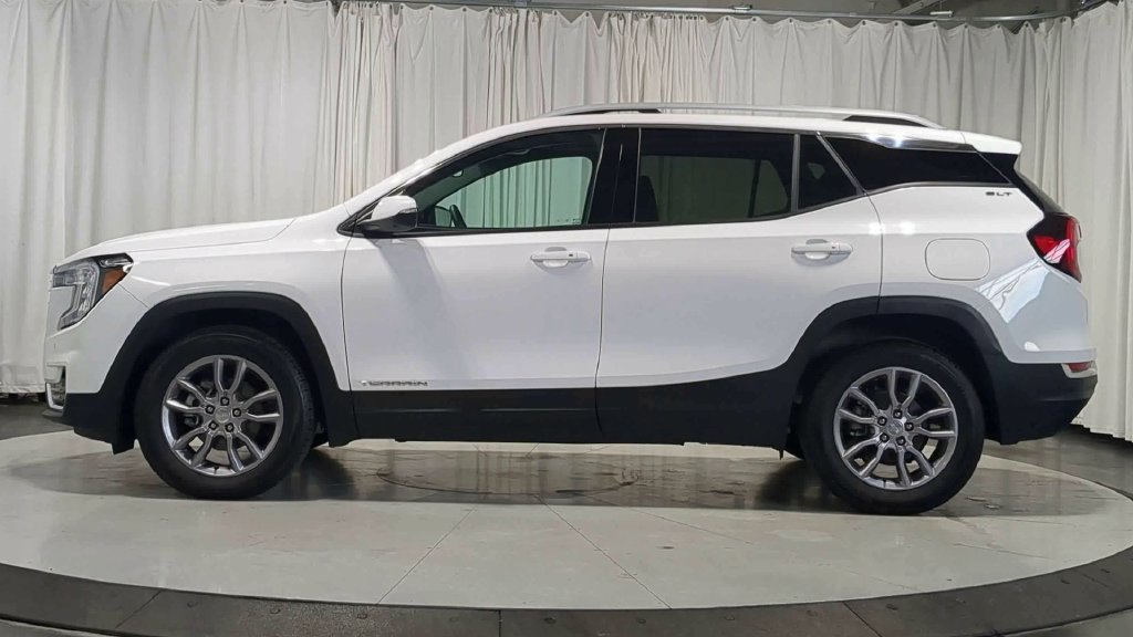 Used 2023 GMC Terrain SLT w/ Tech Package AWD/4WD image 6