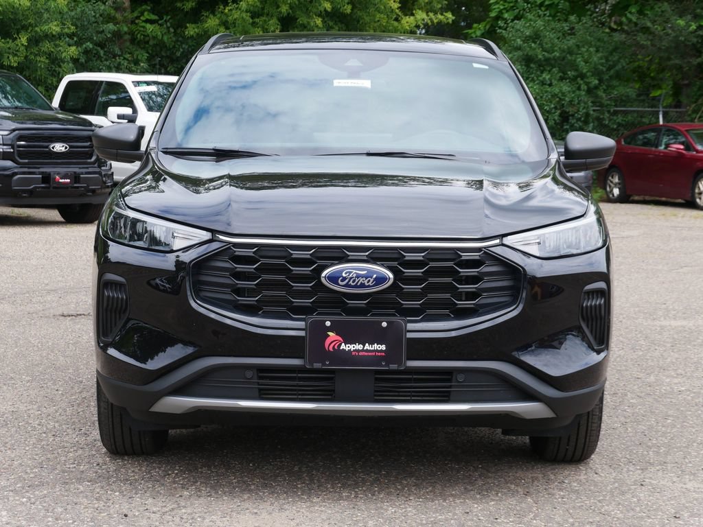Certified 2025 Ford Escape ST-Line w/ Tech Pack #1 AWD/4WD image 8