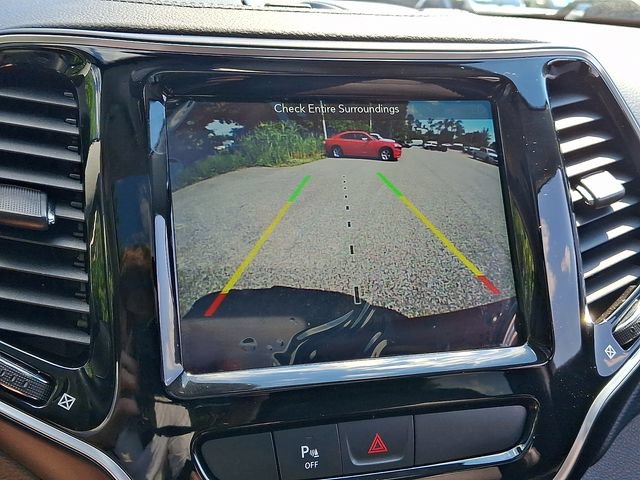Used 2019 Jeep Cherokee Limited AWD/4WD image 19