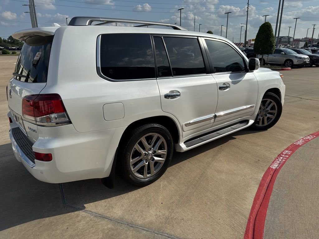 Used 2015 Lexus LX 570 4WD image 2