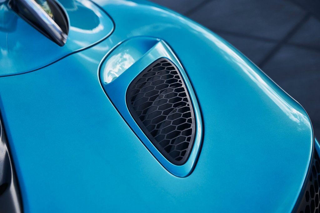 Used 2025 McLaren Artura Spider image 13