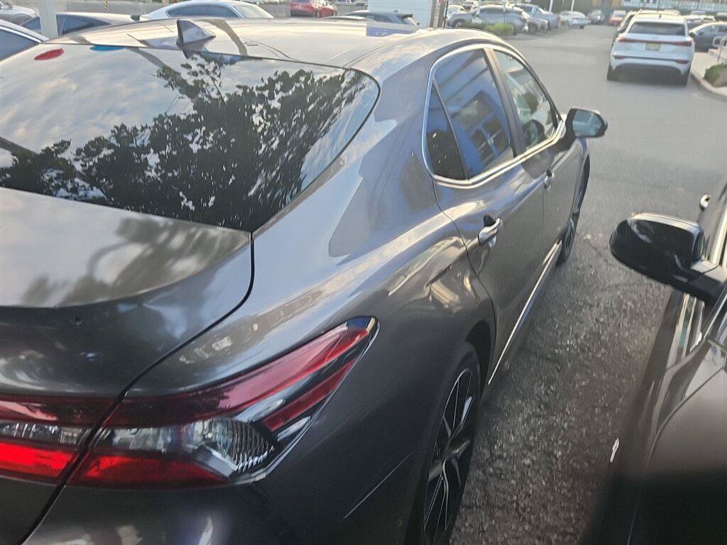 Used 2023 Toyota Camry SE FWD image 4