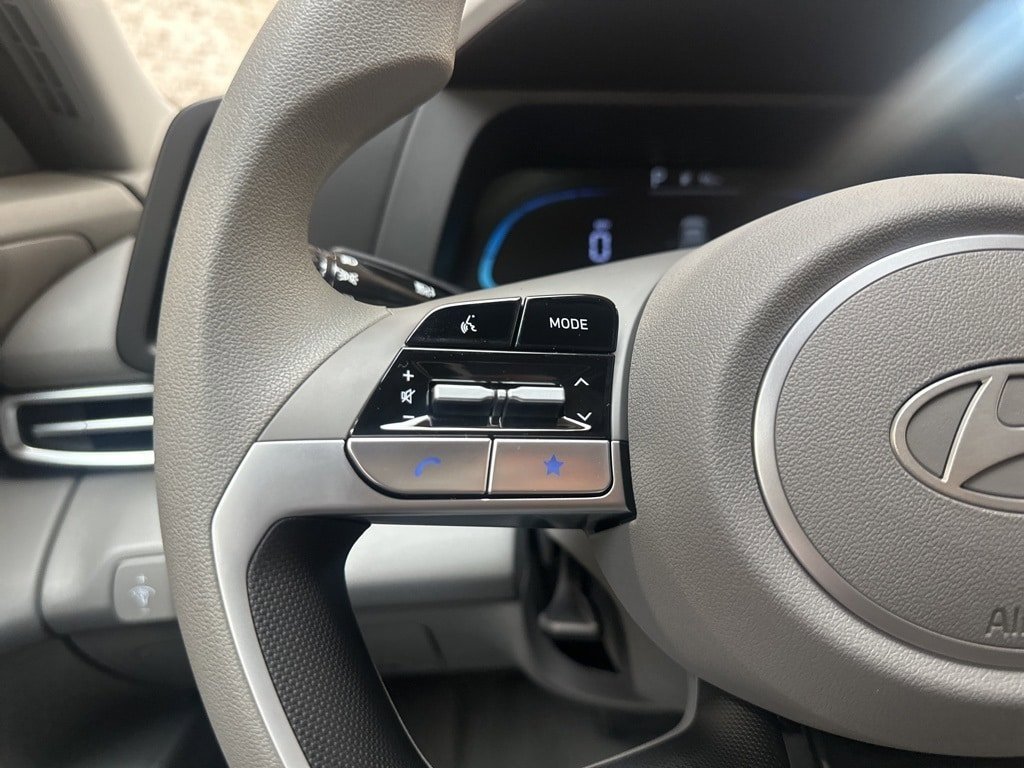 New 2026 Hyundai Elantra SE image 17