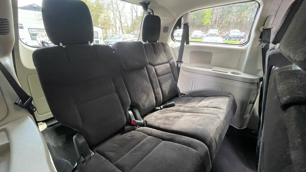 Used 2014 Dodge Grand Caravan SXT image 20