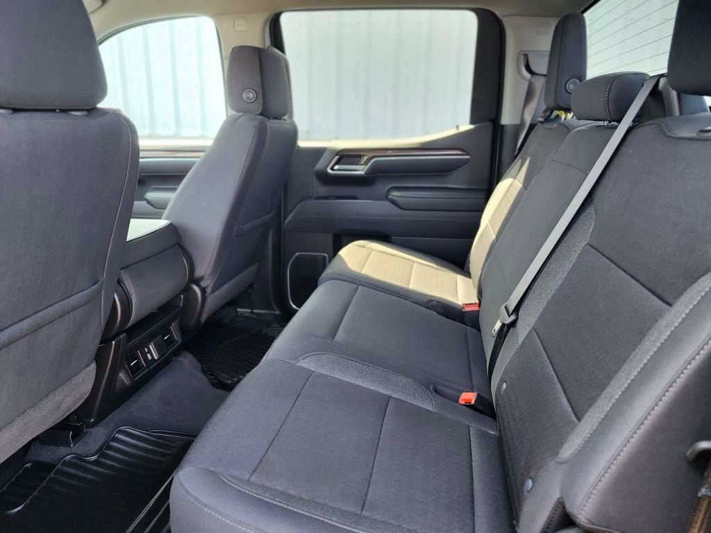 Used 2026 Chevrolet Silverado 1500 LT AWD/4WD image 14
