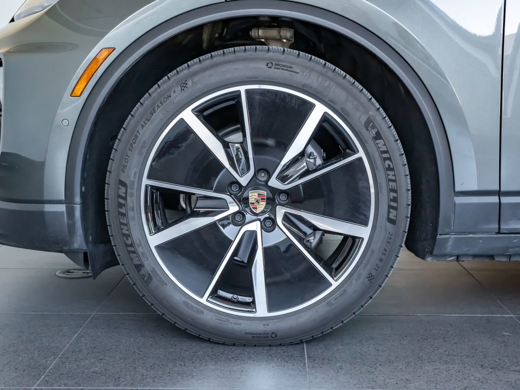 Certified 2024 Porsche Macan 4 Electric image 11