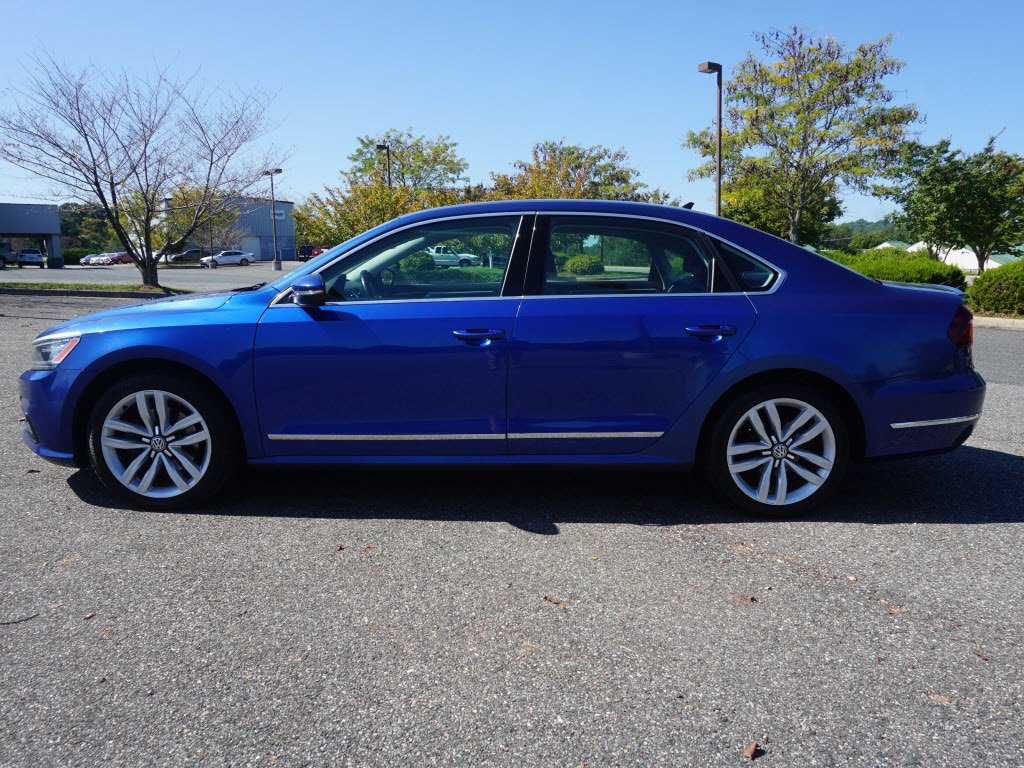 Used 2017 Volkswagen Passat 1.8T SEL Premium FWD image 8
