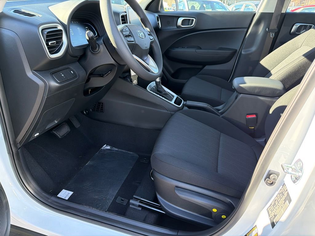 New 2026 Hyundai Venue SE image 9