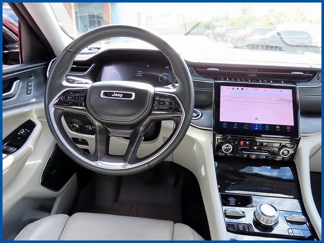 Used 2022 Jeep Grand Cherokee Overland w/ Luxury Tech Group IV image 11