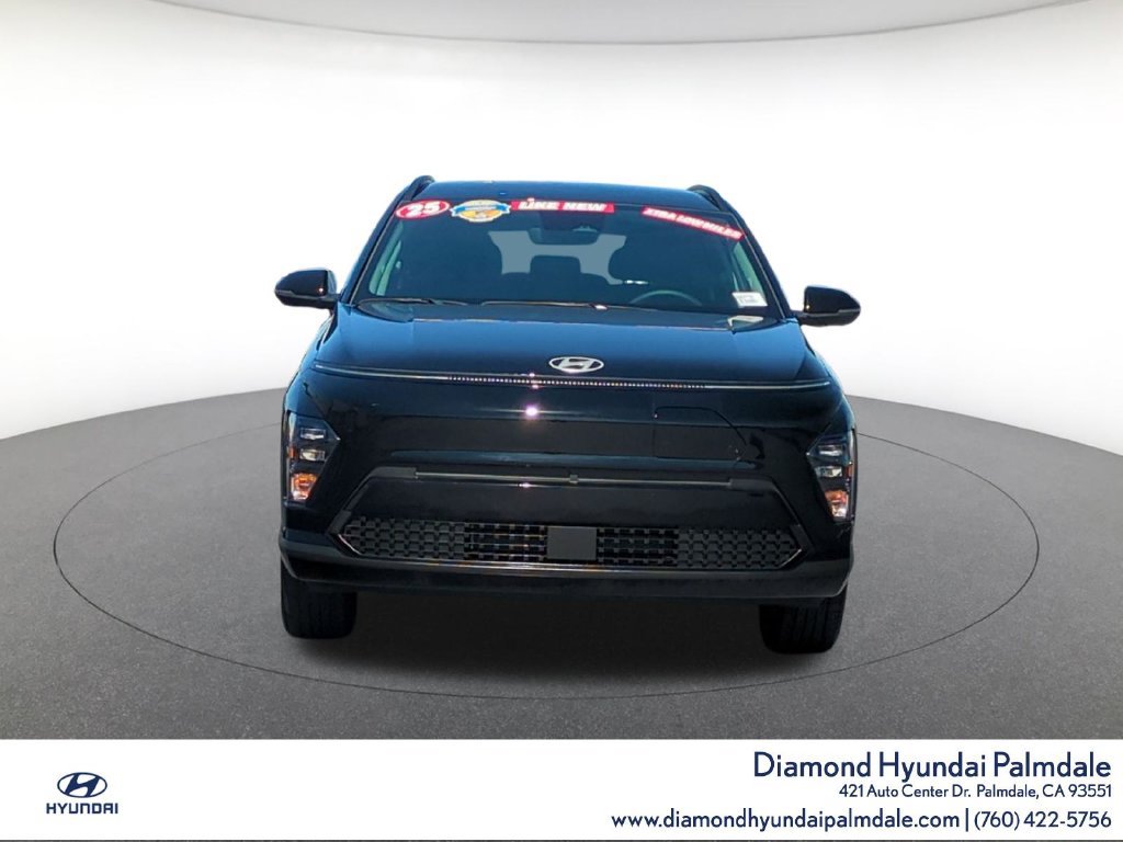 Used 2025 Hyundai Kona SEL FWD image 2