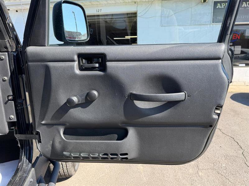 Used 2006 Jeep Wrangler X AWD/4WD image 9