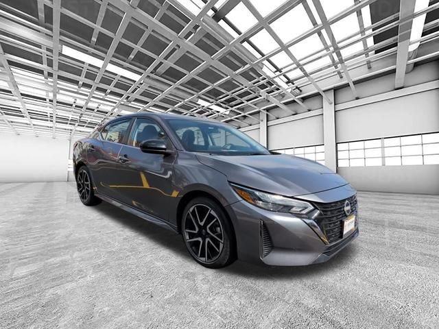 Used 2025 Nissan Sentra SR FWD image 1