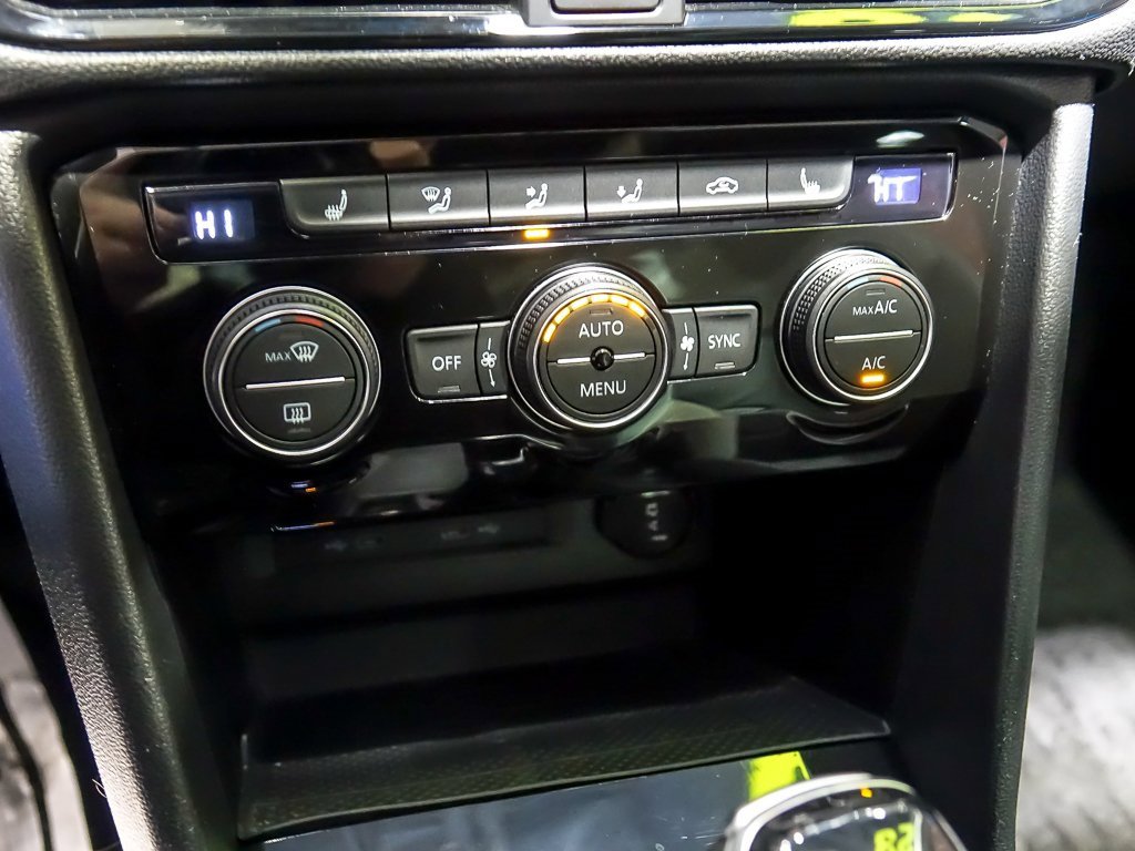 Used 2023 Volkswagen Taos SEL image 26