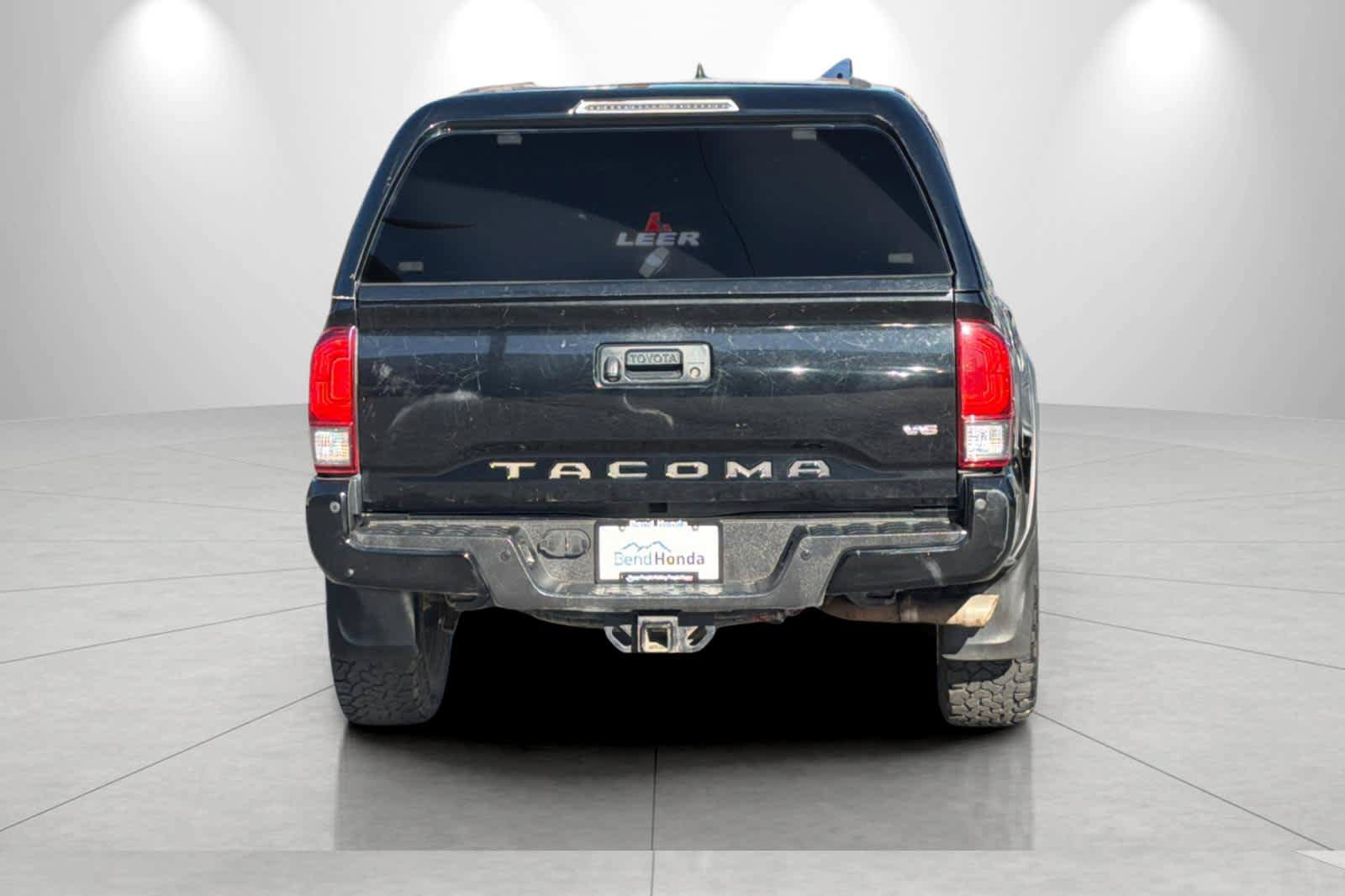 Used 2016 Toyota Tacoma TRD Off-Road w/ Premium & Technology Package AWD/4WD image 7