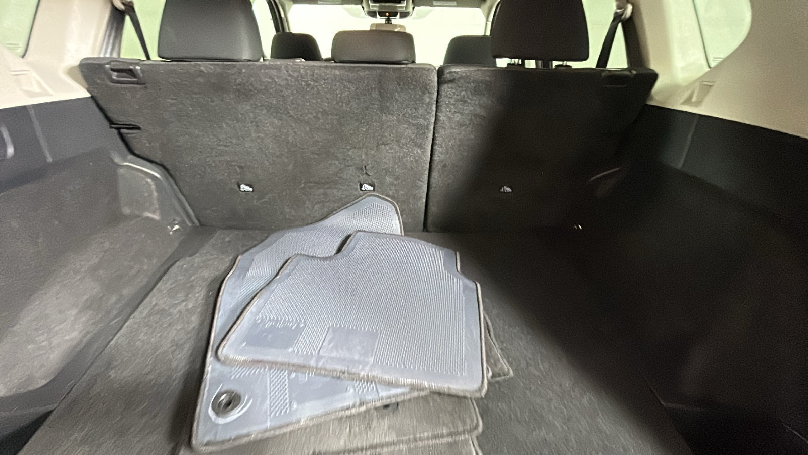 Used 2025 Nissan Rogue SV FWD image 32