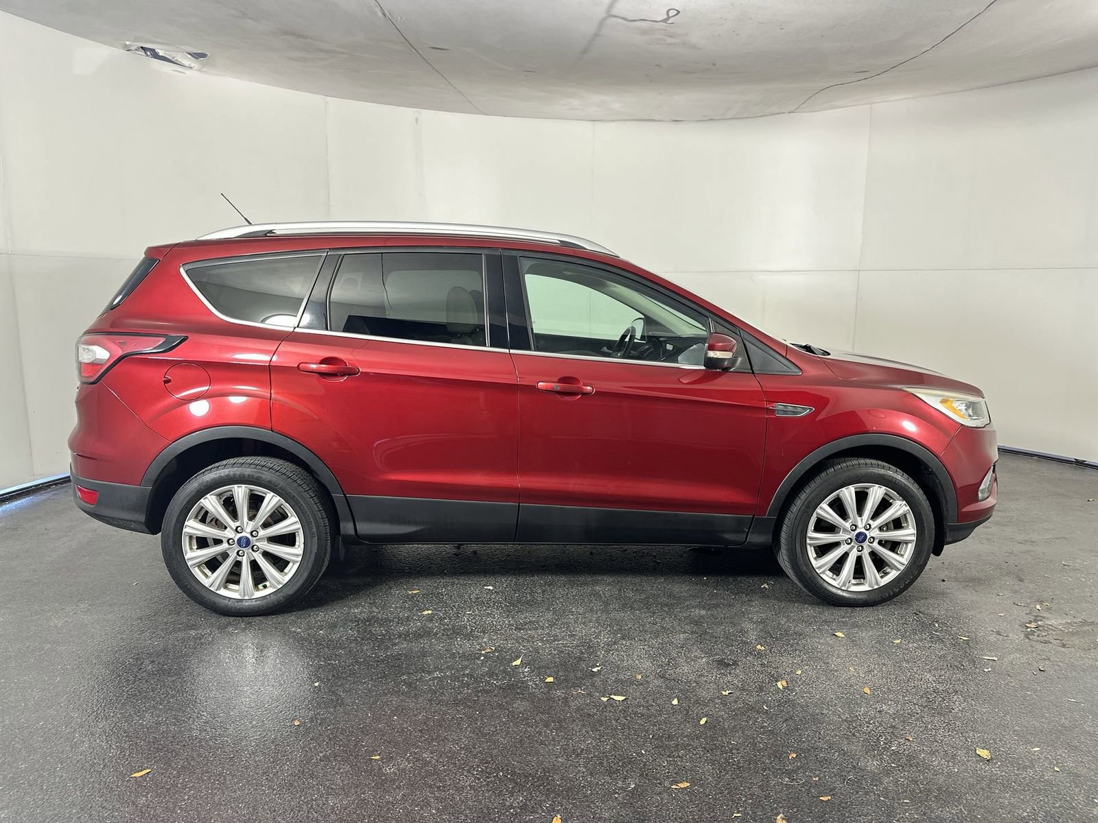 Used 2017 Ford Escape Titanium AWD/4WD image 9