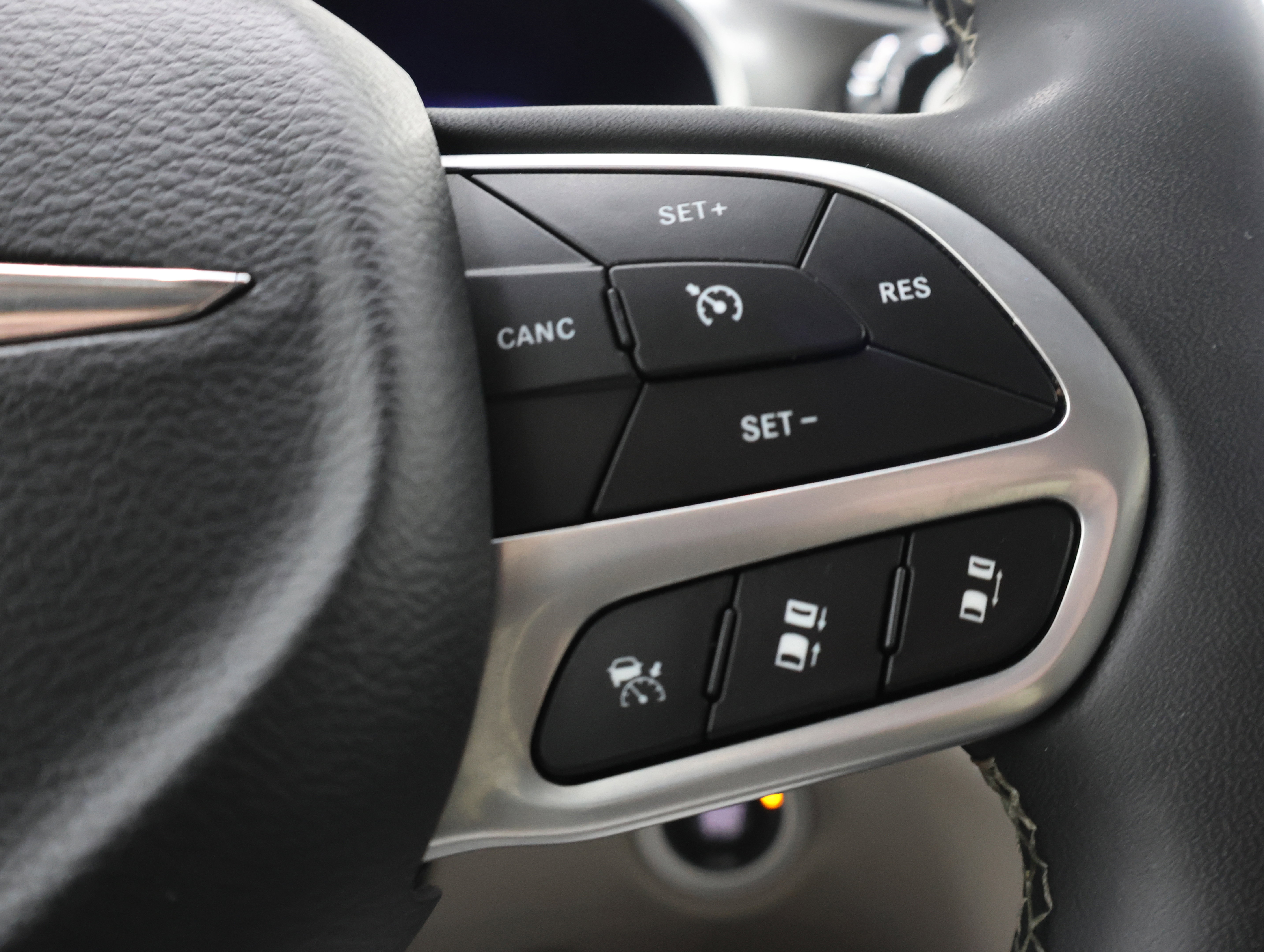 Used 2024 Chrysler Pacifica Touring-L image 14