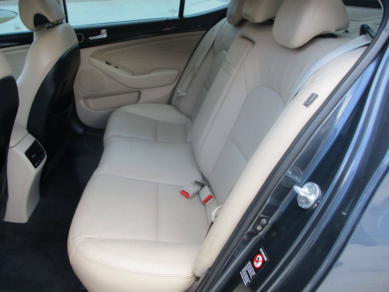Used 2015 Kia Cadenza Premium w/ Technology Package FWD image 14