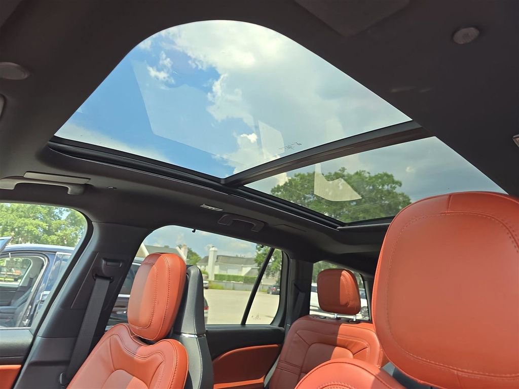 Used 2025 Lincoln Aviator Reserve w/ Equipment Group 201A image 34
