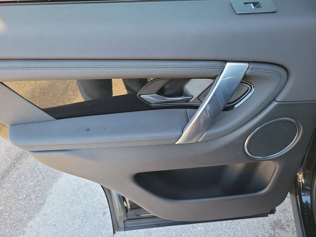 Used 2021 Land Rover Discovery Sport S image 11