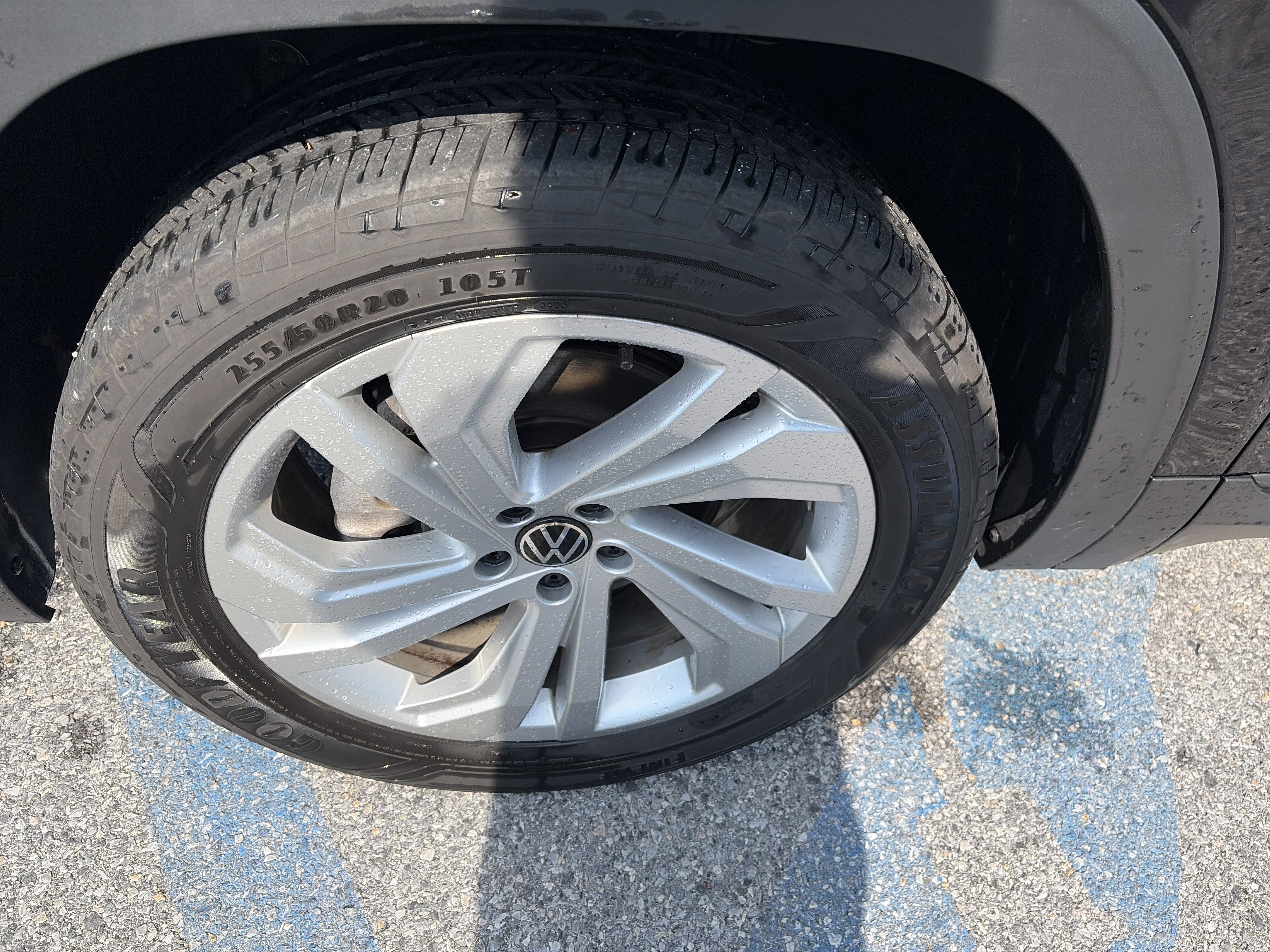 Used 2023 Volkswagen Atlas SE image 12