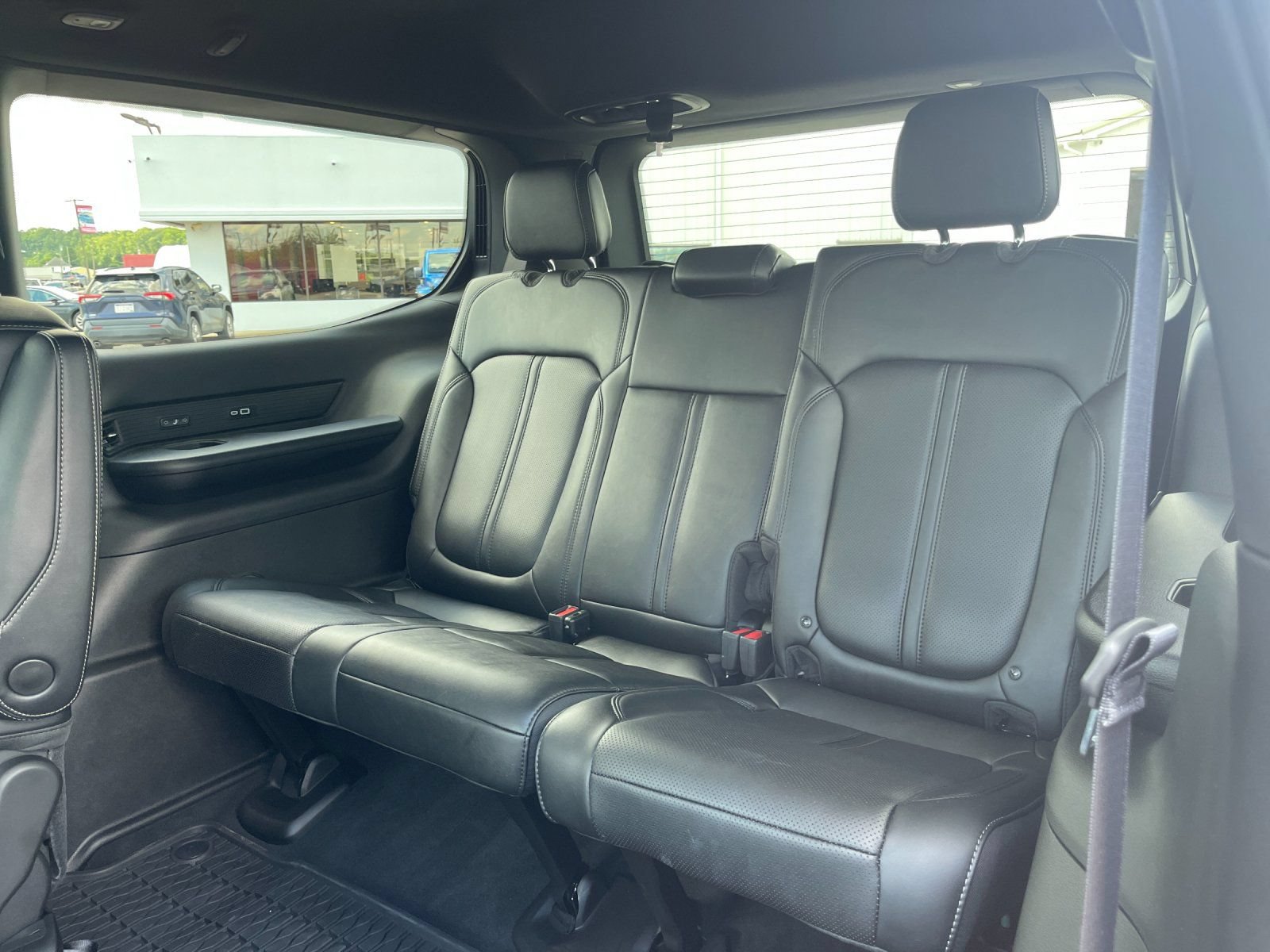 Used 2026 Jeep Grand Wagoneer Limited AWD/4WD image 17
