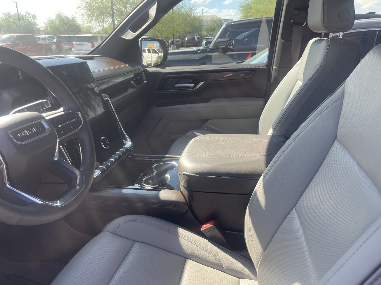 Used 2026 GMC Yukon Elevation RWD image 11