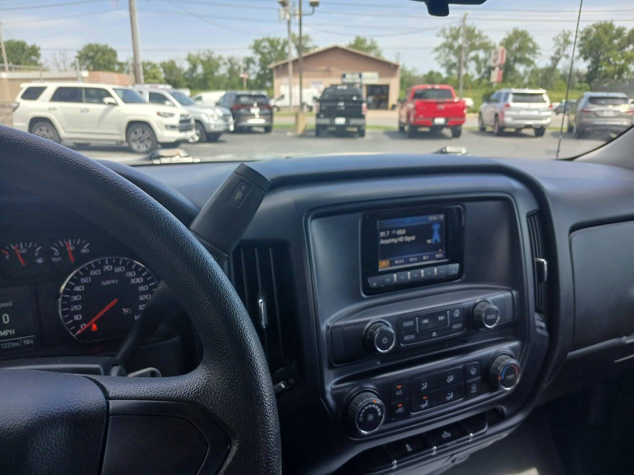 Used 2014 Chevrolet Silverado 1500 W/T w/ Trailering Package RWD image 3