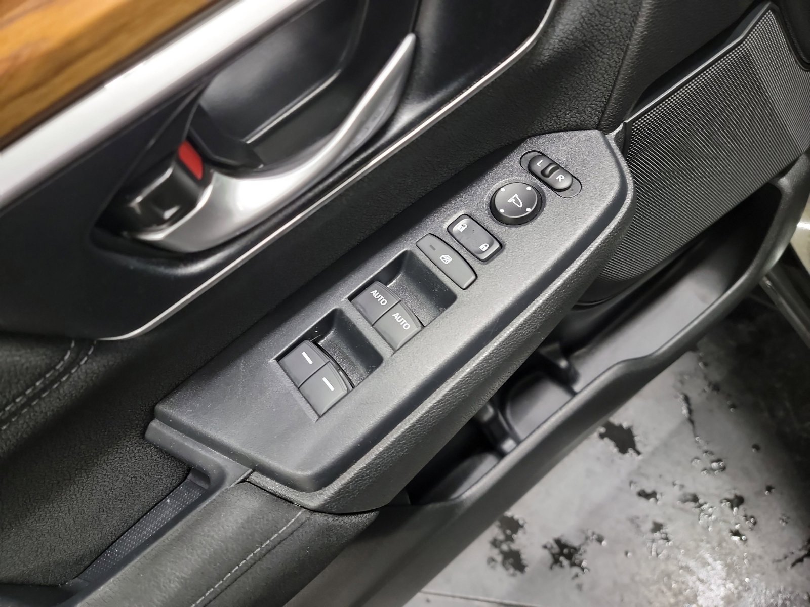 Used 2019 Honda CR-V EX image 14