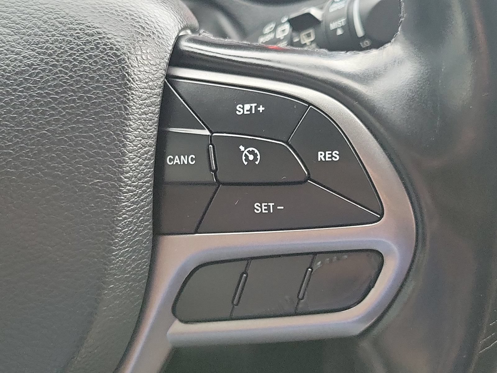 Used 2020 Jeep Cherokee Limited FWD image 15