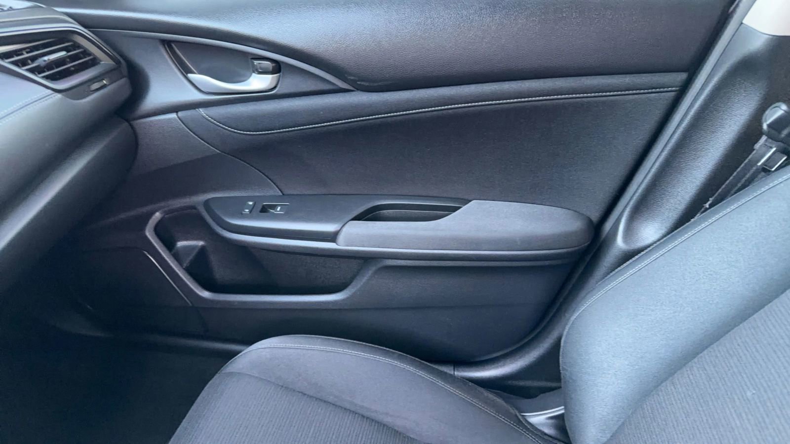 Used 2021 Honda Insight EX image 27