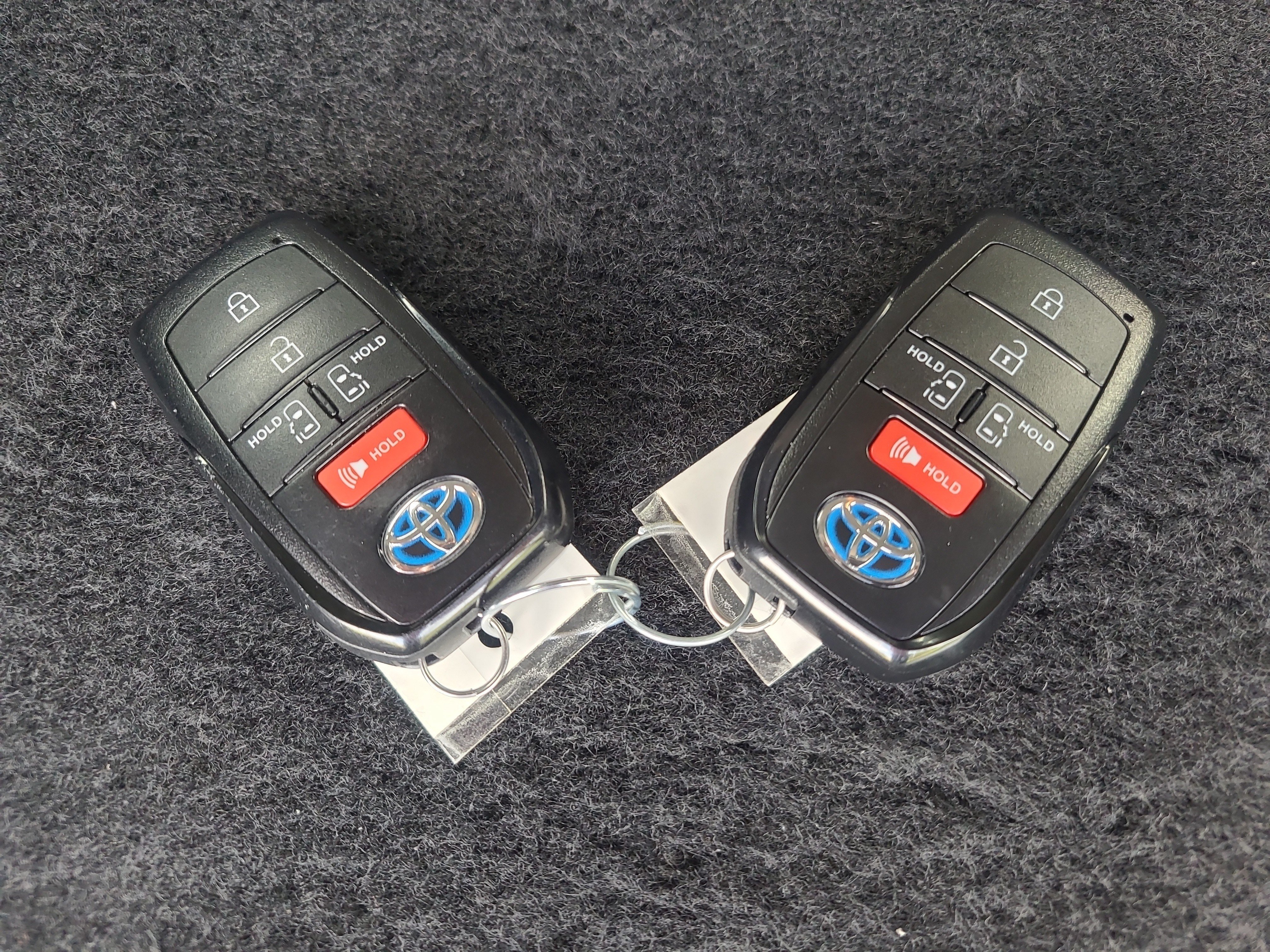 Certified 2025 Toyota Sienna LE FWD image 31
