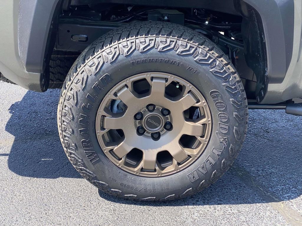 New 2025 Toyota Tacoma 4x4 Double Cab Hybrid image 3