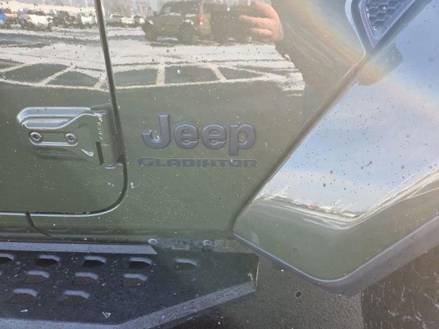 Used 2022 Jeep Gladiator Sport image 6