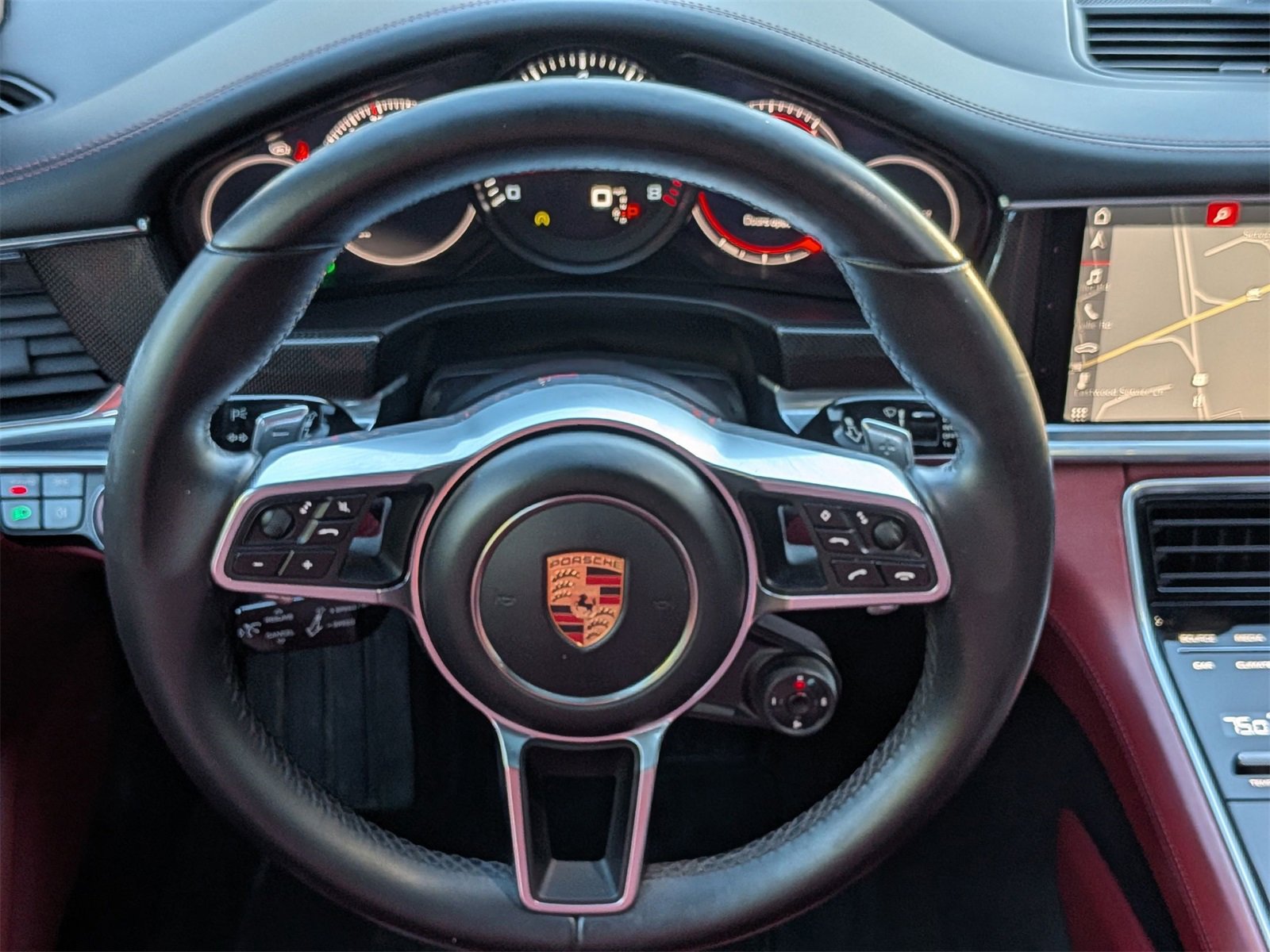 Used 2018 Porsche Panamera image 31