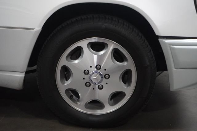 Used 1995 Mercedes-Benz E 320 Convertible image 11