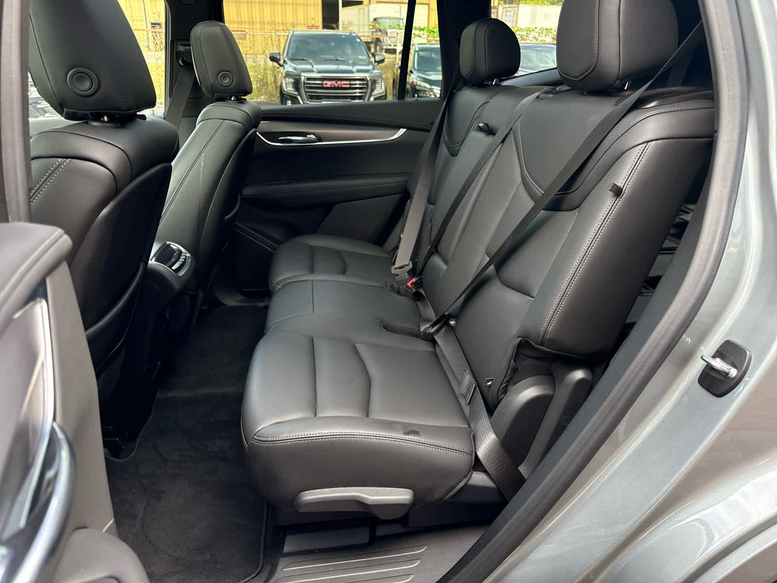 Used 2024 Cadillac XT6 Luxury w/ LPO, Floor Liner Package image 26