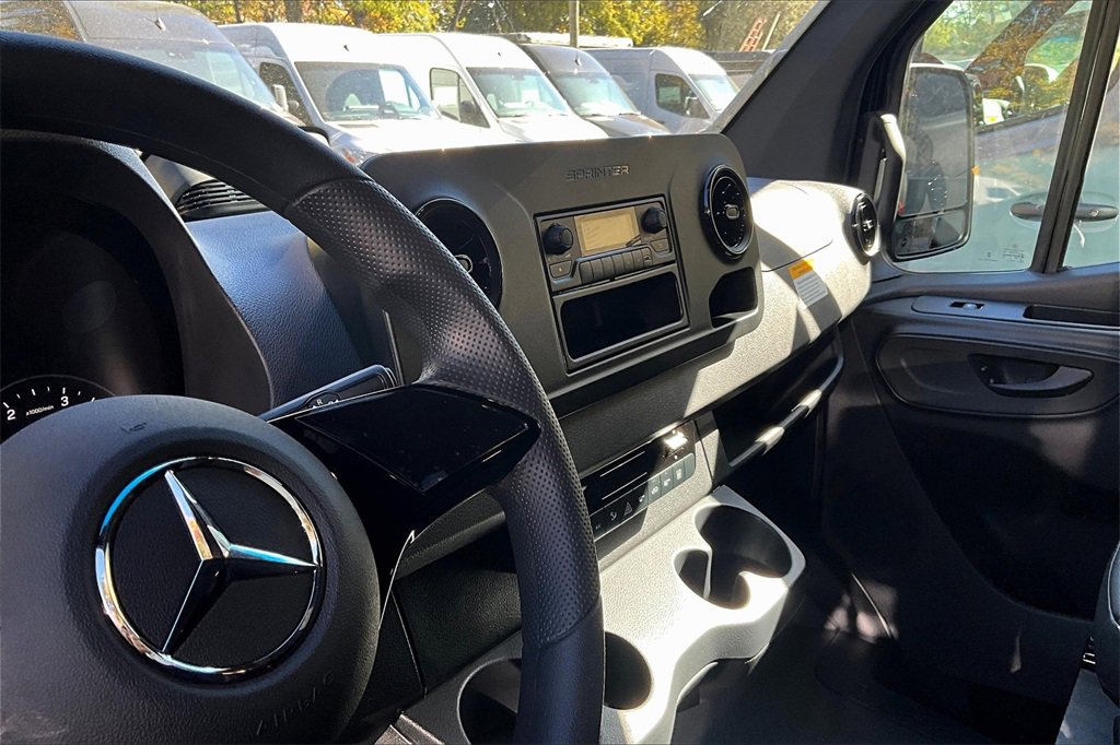 New 2025 Mercedes-Benz Sprinter 4500 image 6
