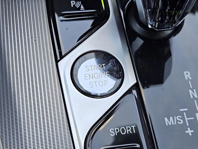 Used 2022 BMW X5 sDrive40i w/ M Sport Package RWD image 23