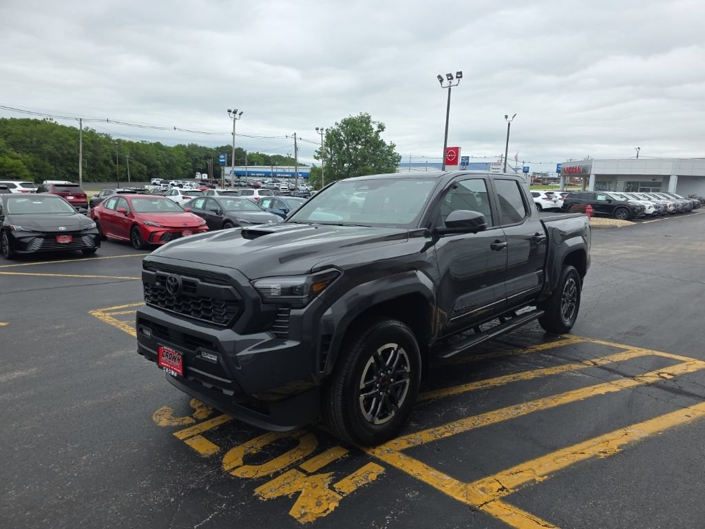 Used 2024 Toyota Tacoma TRD Sport AWD/4WD image 9