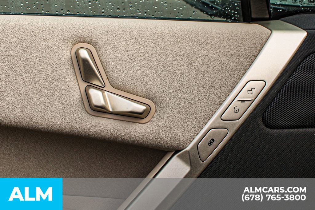 Used 2023 BMW iX xDrive50 image 40