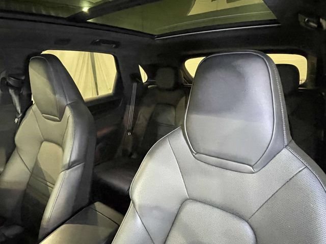 Certified 2025 Porsche Cayenne GTS AWD/4WD image 19